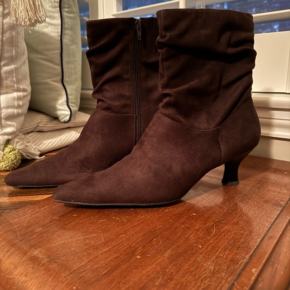 Elegant Brown Women's Suede Ankle Boots